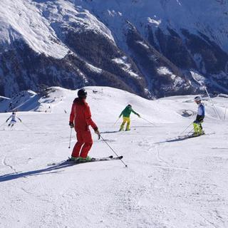 Des athlètes chinois s'entraînent en Valais en vue des JO d'hiver de Pékin. [RTS - Julie Rausis]