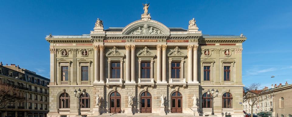 La façade du Grand Théâtre, à Genève. [Fabien Bergerat]