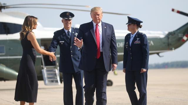 Donald et Melania Trump avant leur départ pour Dayton et El Paso. [Reuters - Leah Millis]