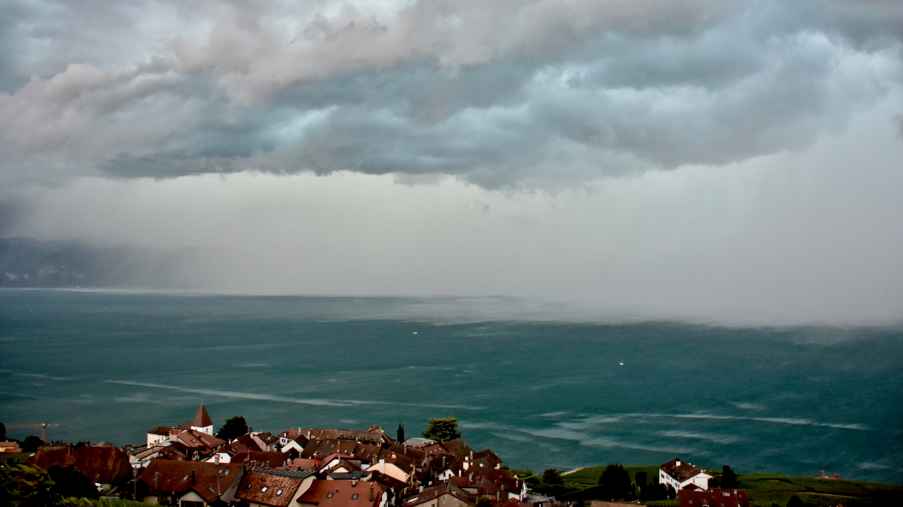 Arrivée de l'orage à Grandvaux (VD) le 15 juin 2019 [RTS - Olivier Roux]