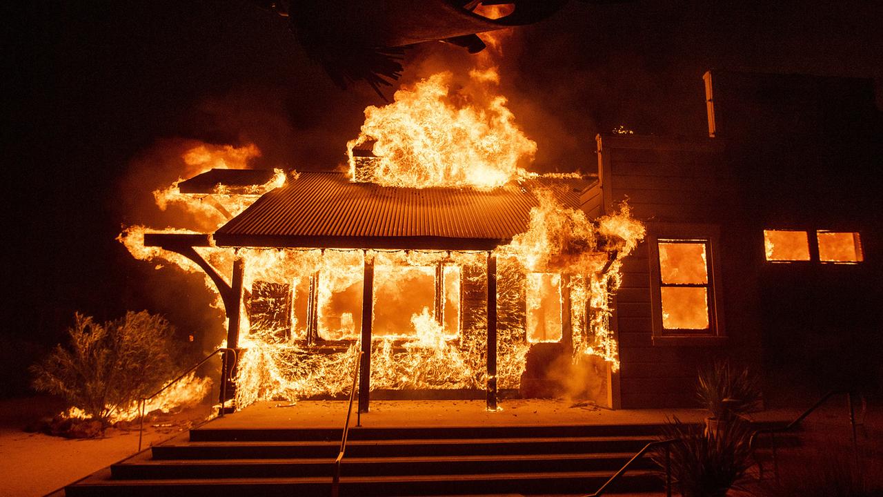 Une cave du "Wine Country" californien a été totalement détruite par les flammes dans la bourgade de Healdsburg, à une vingtaine de kilomètres au nord de Santa Rosa [Keystone - Peter Da Silva]