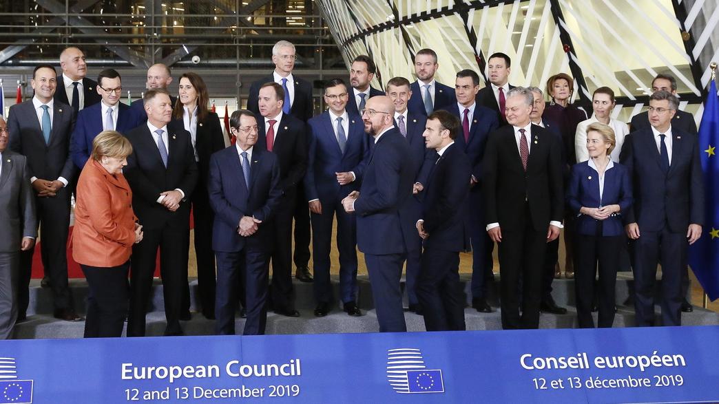 Les dirigeants européens s'apprêtent à poser pour la traditionnelle "photo de famille", ce jeudi 12 décembre 2019 à Bruxelles. [EPA - Julien Warnand]