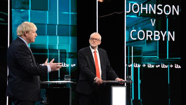 Boris Johnson (gauche) et Jeremy Corbyn (droite) lors du débat du 19 novembre 2019 sur la châine ITV. [Jonathan Hordle]