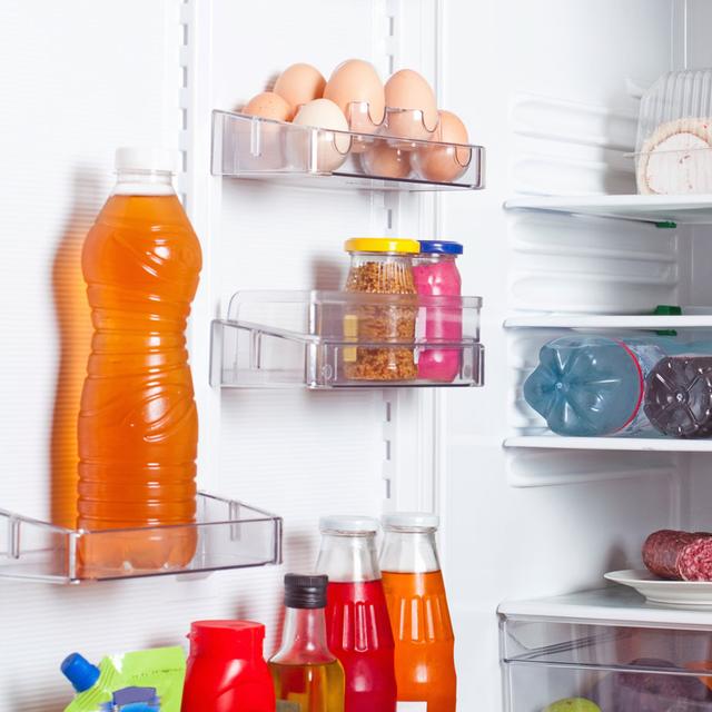 Vue de l'intérieur d'un frigo. [Depositphotos - Kruchenkova]