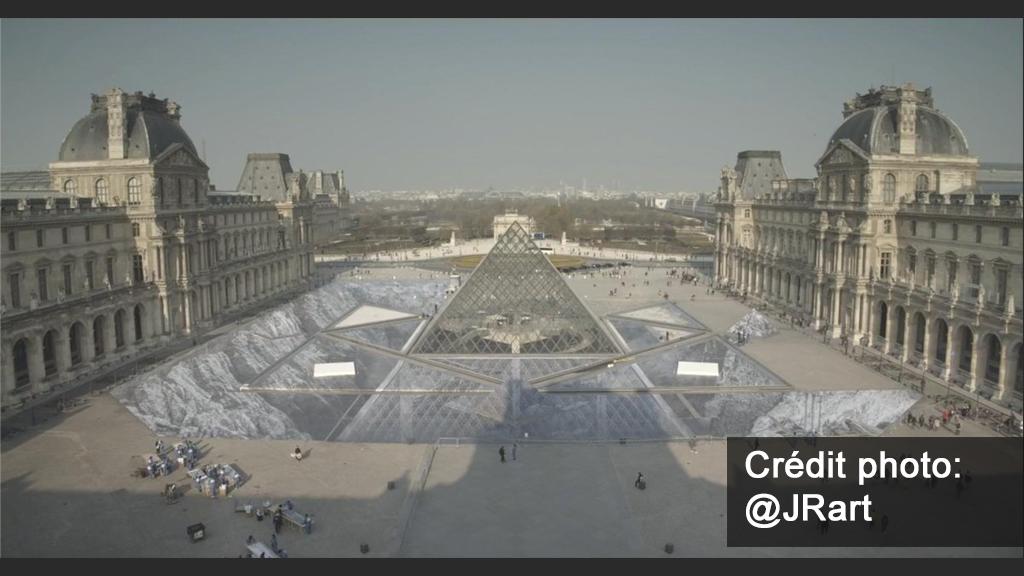 Si la photo est bonne - JR et la Pyramide du Louvre [@JRart]