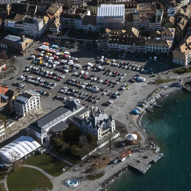 Faut-il ou non un parking souterrain sous la Place du Marché de Vevey? [Keystone - Anthony Anex]