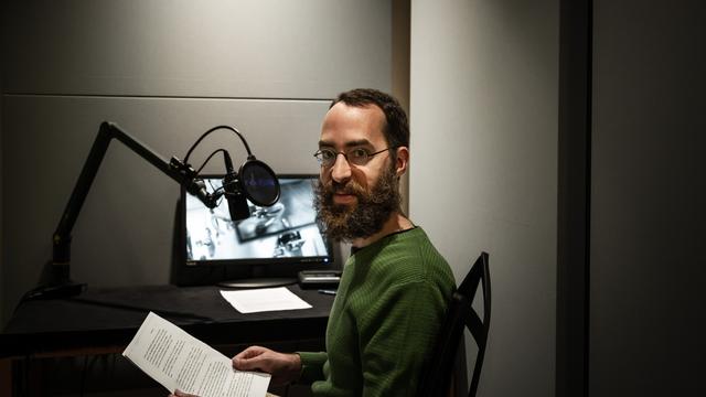 Alain Freudiger, le documentaliste qui redonne voix aux archives de la RTS. [RTS - Laurent Bleuze]