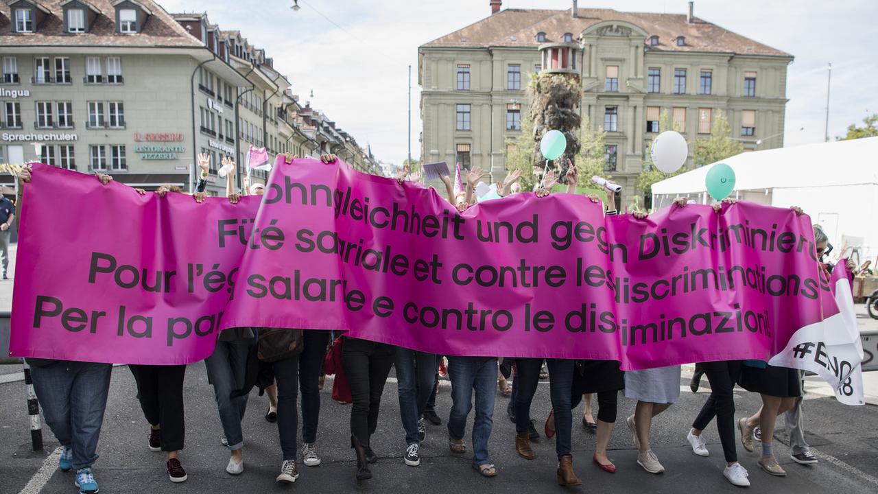 Manifestation pour l'égalité salariale, le 22 septembre 2018 à Berne. [Keystone - Peter Schneider]