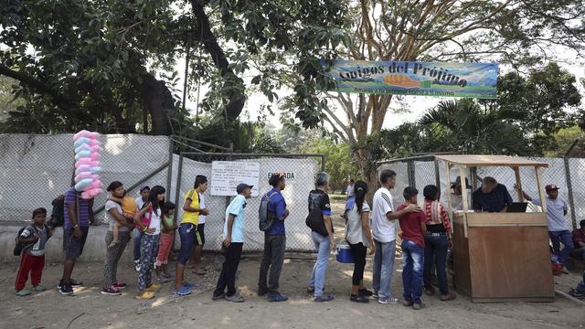 Au Venezuela, les deux camps cherchent à instrumentaliser l'aide internationale. [AP Photo/Keystone - Fernando Vergara]