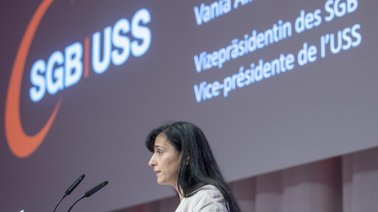 Vania Alleva, vice-présidente de l'USS et présidente d'UNIA, le 1 décembre 2018, à Berne. [Keystone - Marcel Bieri]