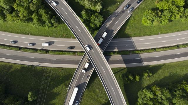 Le transport routier coûte cher aux usagers et à la collectivité. [Keystone - Laurent Gilliéron]