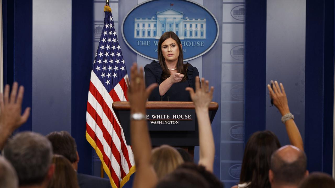 Sarah Sanders, lors d'un point presse quotidien à la Maison Blanche. [AP Photo - Evan Vucci]