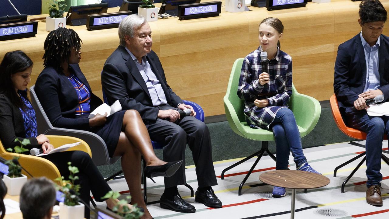 La jeune activiste pour le climat Greta Thunberg a notamment parlé devant le secrétaire général des Nations unies Antonio Guterres. [Keystone/EPA - Justin Lane]