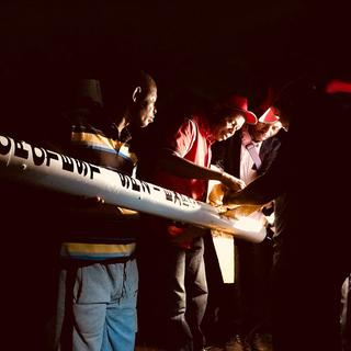 Préparation d'une fusée d'essai Tropotest, dans le cadre du programme spatial de la République démocratique du Congo (RDC). [Christian Denisart]