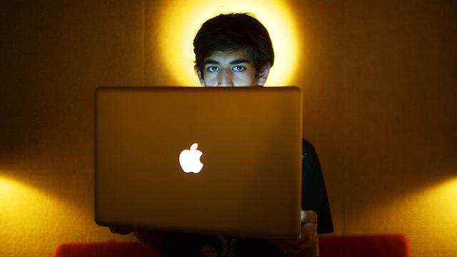 L'activiste Aaron Swartz pose à Miami le 30 janvier 2009. [AP Photo/The New York Times - Michael Francis McElroy]