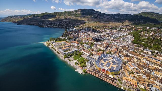 Les commerces veveysans devraient pouvoir ouvrir jusqu'à 20h00 dès début juin, selon la décision de la Municipalité. [Keystone - Valentin Flauraud]