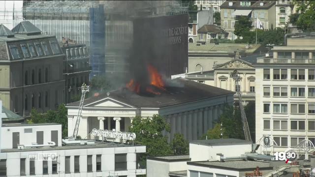 A Genève l'Eglise du Sacré-Cœur a pris feu le 19 juillet 2018. Trois étages avaient été détruits. [RTS - Genève Région]