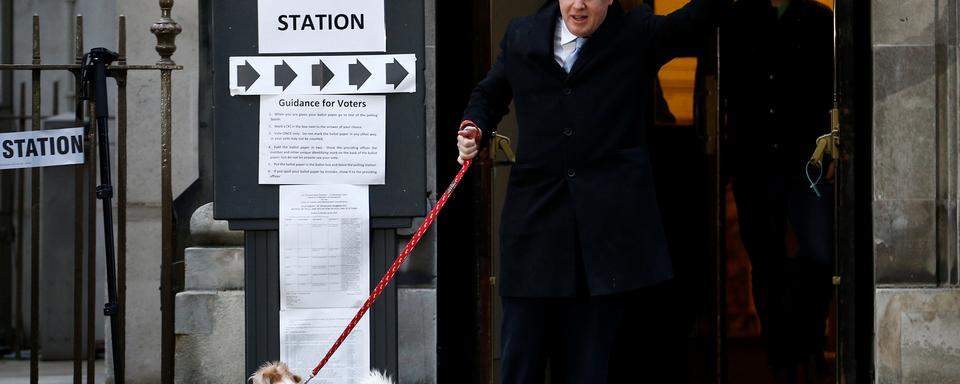 Les conservateurs de Boris Johnson ont nettement remporté les élections anticipées au Royaume-Uni et reprennent la majorité absolue au Parlement. [REUTERS - Henry Nicholls]