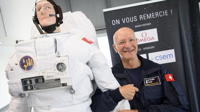 L'ancien astrophysicien Claudier ici photographié à Crisser (VD) le 2 novembre 2017, lors de la célébration des 25 ans de son premier vol spatial. [KEYSTONE - Laurent Gillieron]