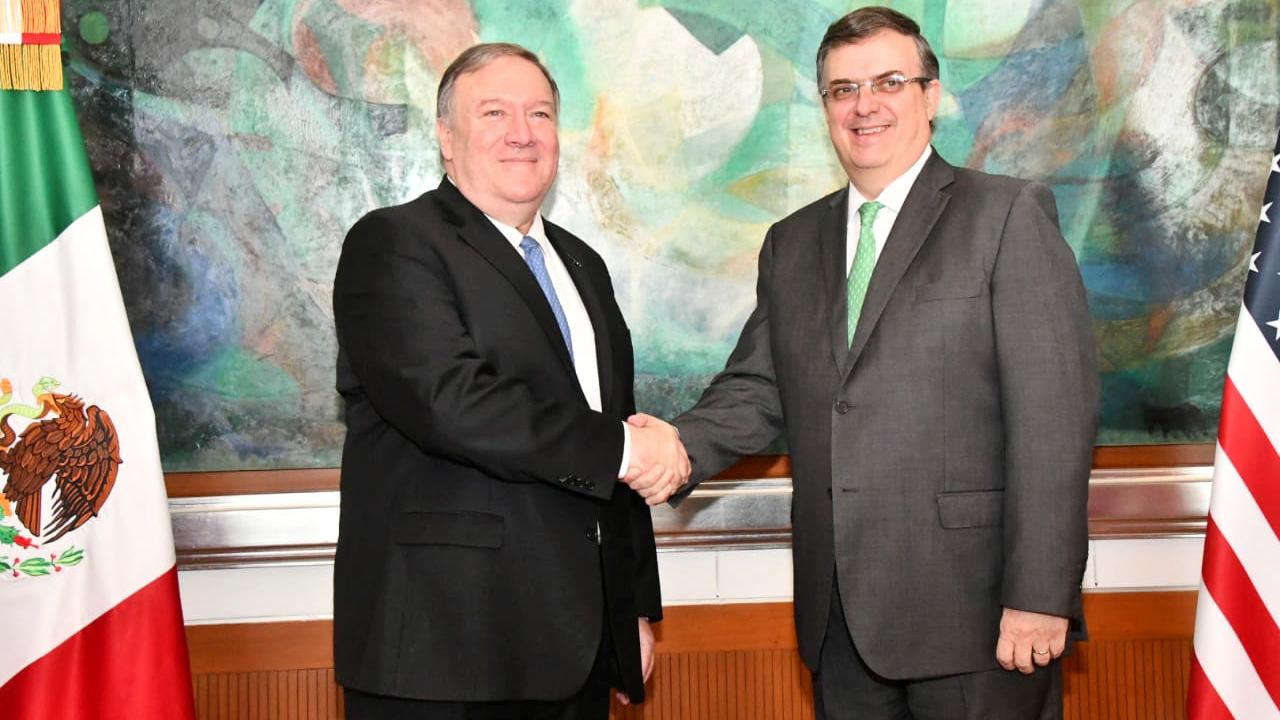 Le secrétaire d'Etat américain Mike Pompeo avec son homologue mexicain Marcelo Ebrard. [Handout]