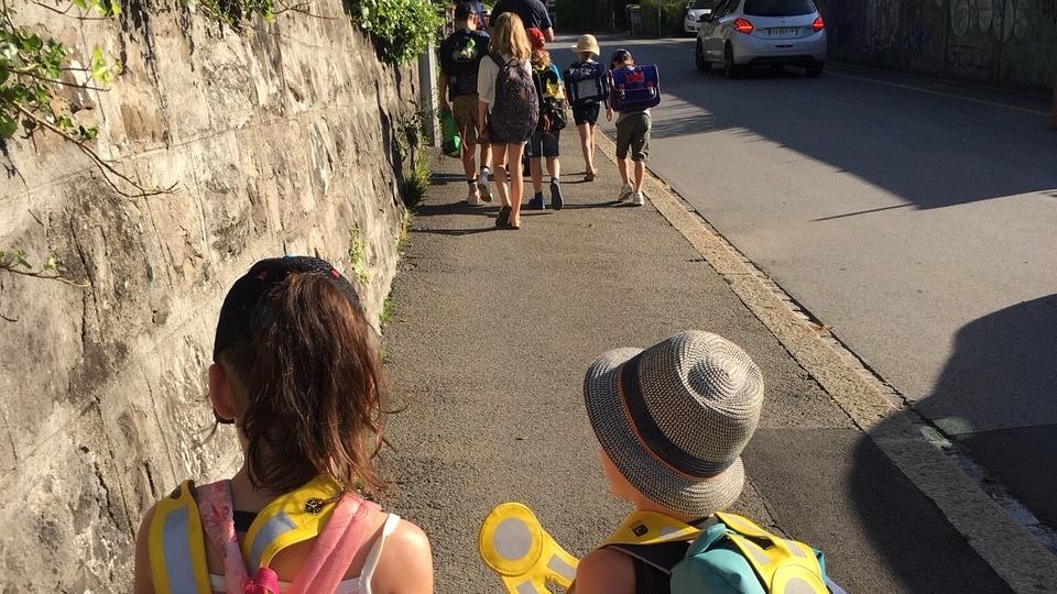 Des enfants d'une ligne de Pédibus lausannoise. [RTS - Sarah Clément]