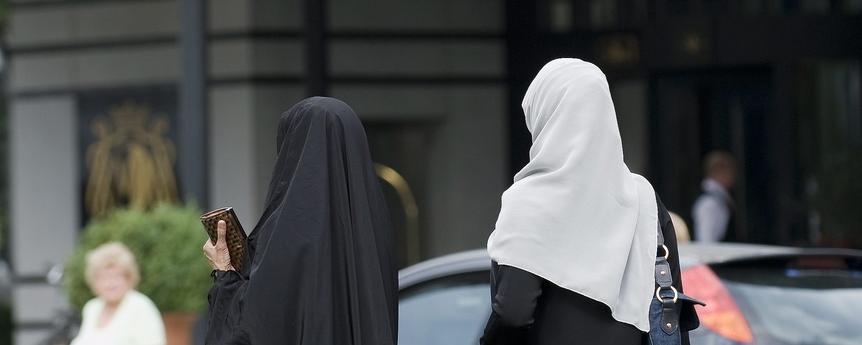 L'interdiction de la burqa est au menu du Conseil des Etats. [Keystone - Peter Schneider]