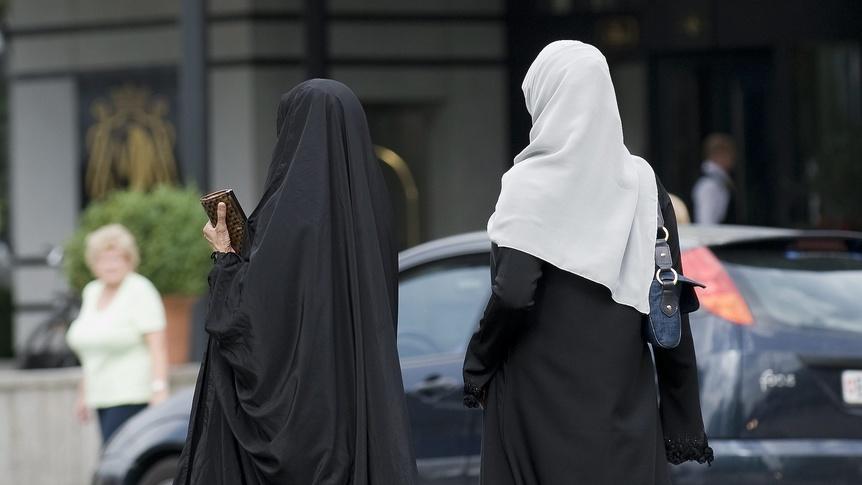 L'interdiction de la burqa est au menu du Conseil des Etats. [Keystone - Peter Schneider]