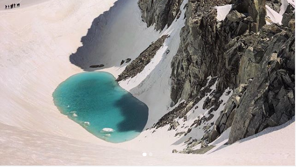 Un alpiniste a vu un lac se former à la base de la Dent du Géant dans le massif du Mont-Blanc. [Instagram - Bryan Mestre]