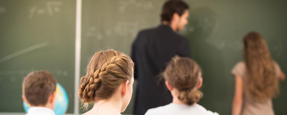 Une plateforme électronique pour faciliter l'organisation des remplacements à l'école obligatoire à Fribourg. [Fotolia - Kzenon]