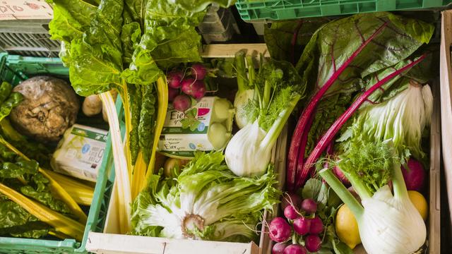 Des paniers de légumes prêts à être livrés. [Keystone - Alessandro della Valle]