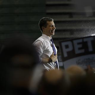 Pete Buttigieg, en campagne dans une école de Dover, dans le New Hampshire, le 9 février 2020. [EPA - Katherine Taylor]