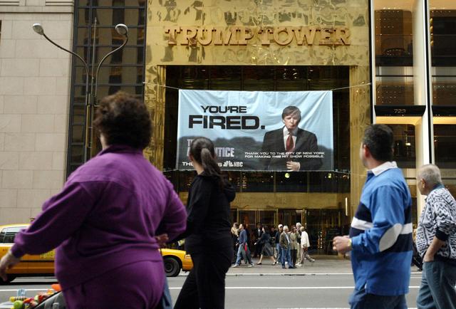 Une affiche de promotion de "The Apprentice" en 2004. [Keystone - AP/Bebeto Matthews]