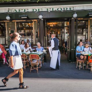 Les cafés et restaurants ont rouvert en France. [AFP - Christophe Petit Tesson]