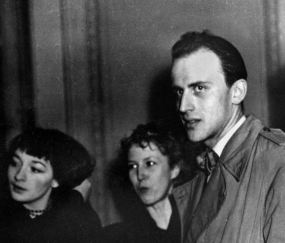 Juliette Greco et Boris Vian, avec l'actrice et chanteuse Anne-Marie Cazalis. [Roger-Viollet]