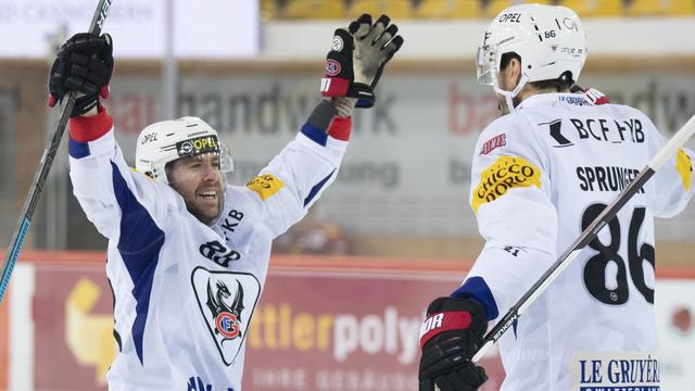 Christopher Didomenico (gauche) félicite Julien Sprunger (droite). [Marcel Bieri]