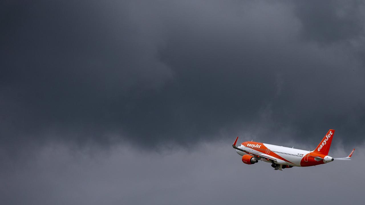 Un Airbus A320 d'EasyJet au décollage depuis Genève le 15 juin 2020 [Keystone - Salvatore Di Nolfi]