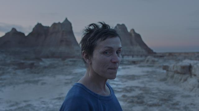 Frances McDormand dans une scène de "Nomadland" de la réalisatrice Chloé Zhao. [Keystone - Searchlight Pictures]