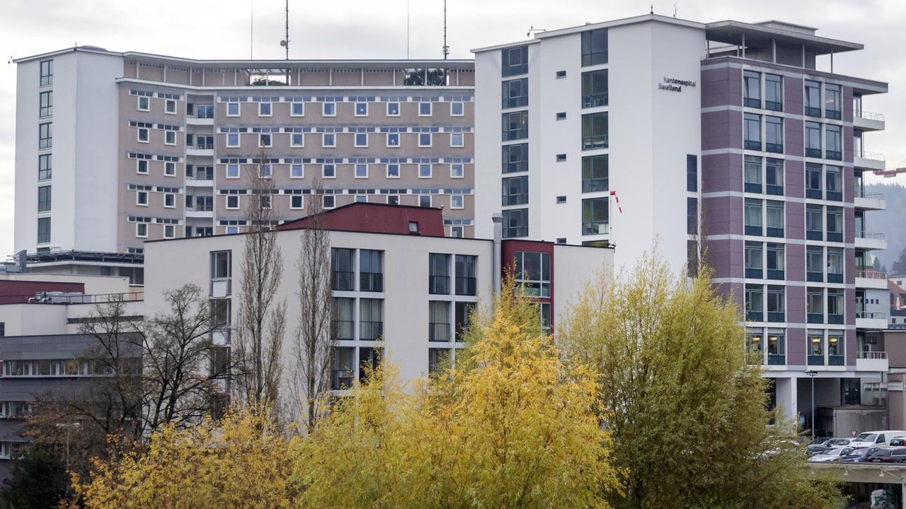 Un patient est décédé du coronavirus à l'hôpital cantonal de Liestal (BL), ont annoncé les autorités dimanche.