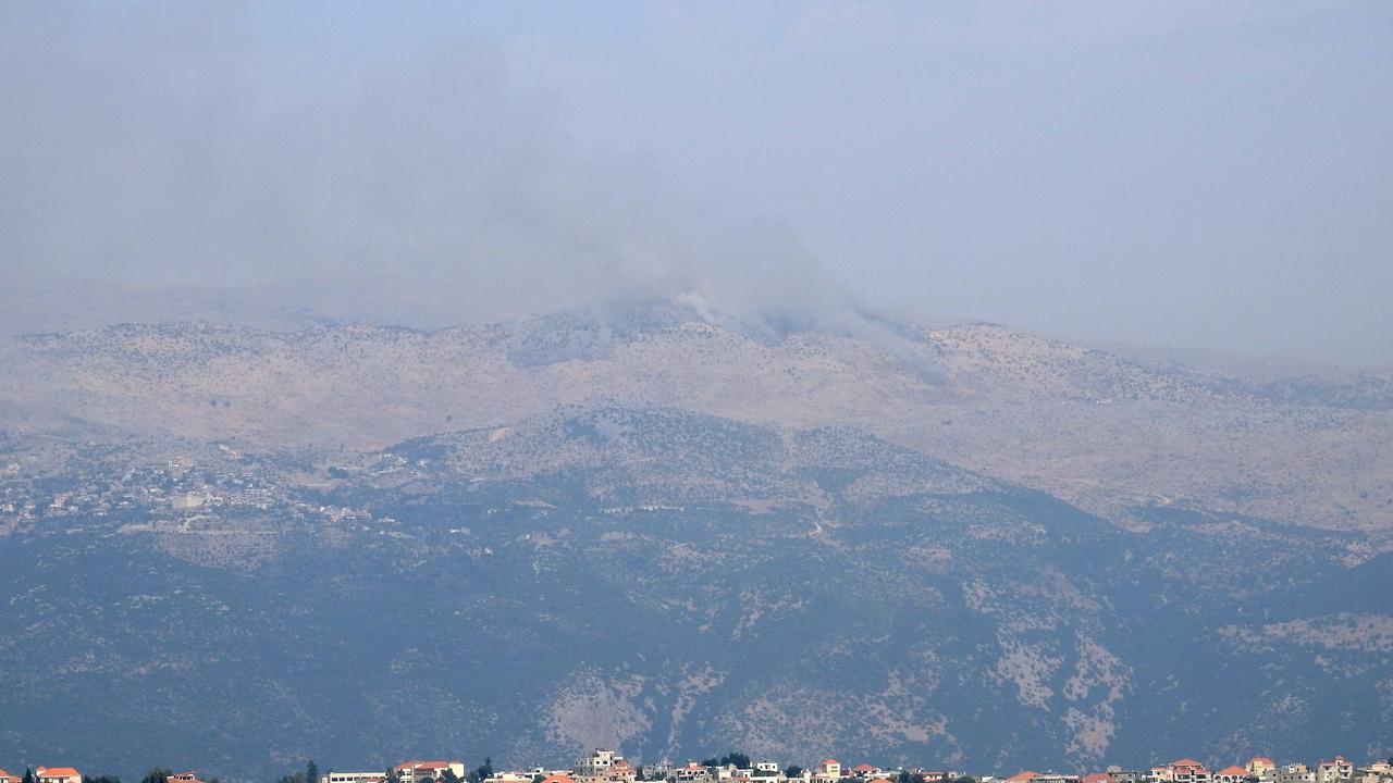 De la fumée s'échappe des fermes de Cheeba, à la frontière entre le Liban et Israël. [Reuters - Karamallah Daher]