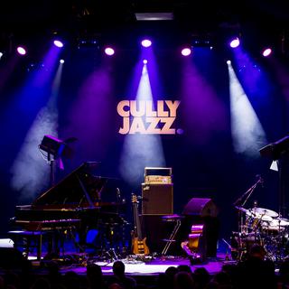 Sous le chapiteau du Cully Jazz Festival le 9 avril 2016. [Keystone - Jean-Christophe Bott]