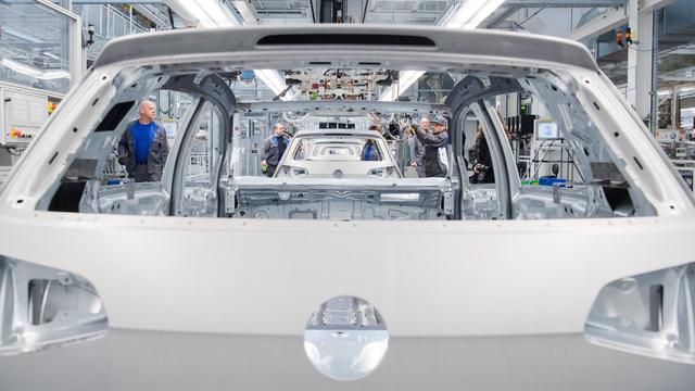 L'industrie automobile allemande est en pleine restructuration. [Keystone - Julian Stratenschulte]