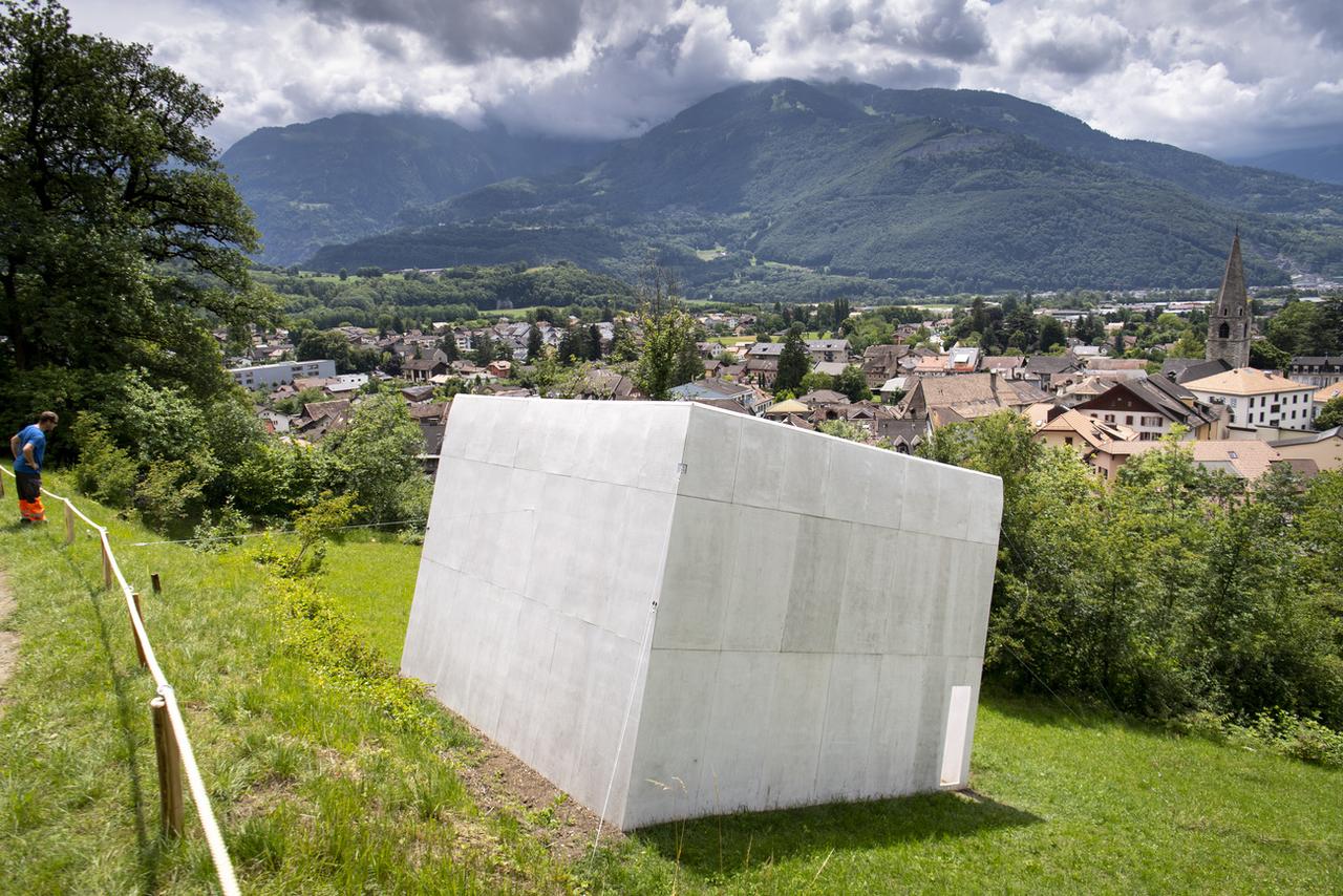 L'oeuvre "Le Quartier des fous" de l'artiste Olivier Estoppey, à découvrir dans le cadre de Bex & Arts 2020. [Keystone - Laurent Gillieron]