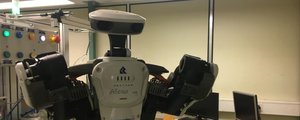 Le robot humanoïde de l'entreprise Jean Gallay SA. [RTS - Céline Fontannaz]