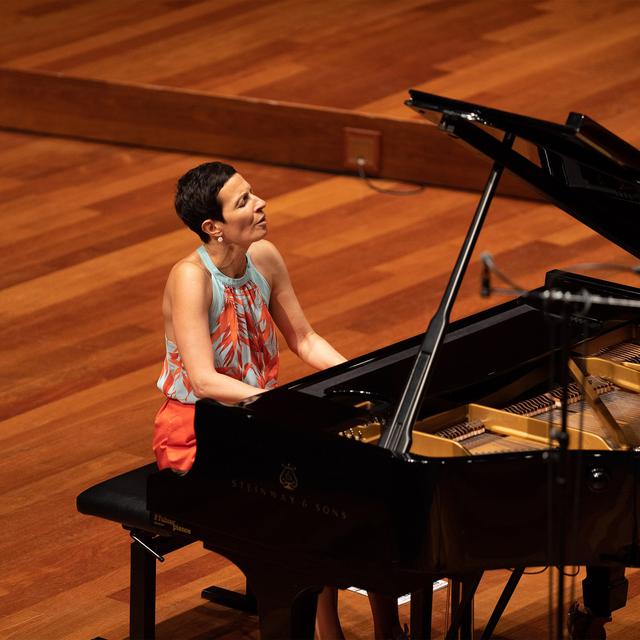 La pianiste Victoria Harmandjieva enregistre seule à la Salle Ansermet le 19 mai 2020 dans le cadre du projet Tribune Libre. [RTS - Philippe Christin]