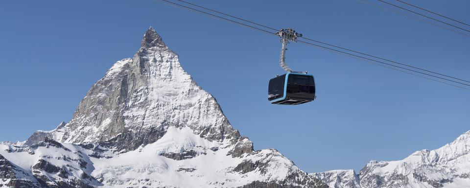 A tricable gondola system (often abbreviated 3S for 3-seil, which means three ropes in German) which connects Trockener Steg and the Klein Matterhorn, pictured above Zermatt, Canton of Valais, Switzerland, on February 13, 2019. (KEYSTONE/Christian Beutler) [Keystone - Christian Beutler]