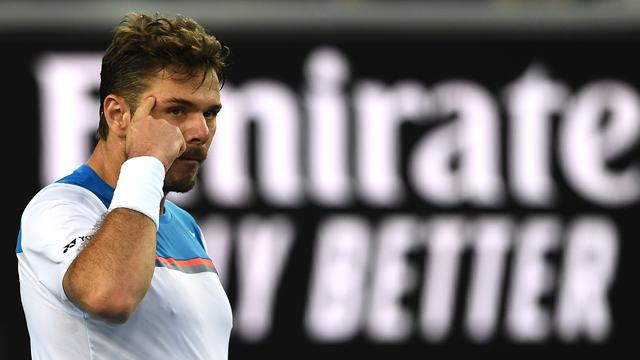 Stan Wawrinka, le doigt sur la tempe au moment de la rébellion, à 4-6, 4-5. [AFP - Greg Wood]