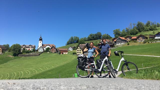 Route 99 - La Suisse alémanique à vélo [RTS - Fanny Zürcher/Théo Jeannet]