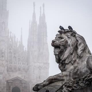 Du smog enveloppe le Duomo de Milan, le 7 janvier 2020. [Keystone/epa - Matteo Corner]