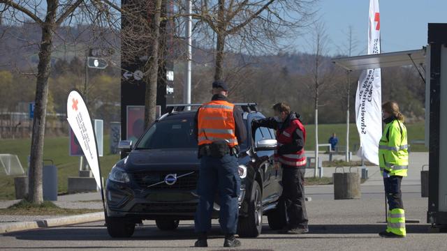 Le premier centre de dépistage du coronavirus accessible sans ordonnance médicale a ouvert. [Keystone - Stefan Gilgen]