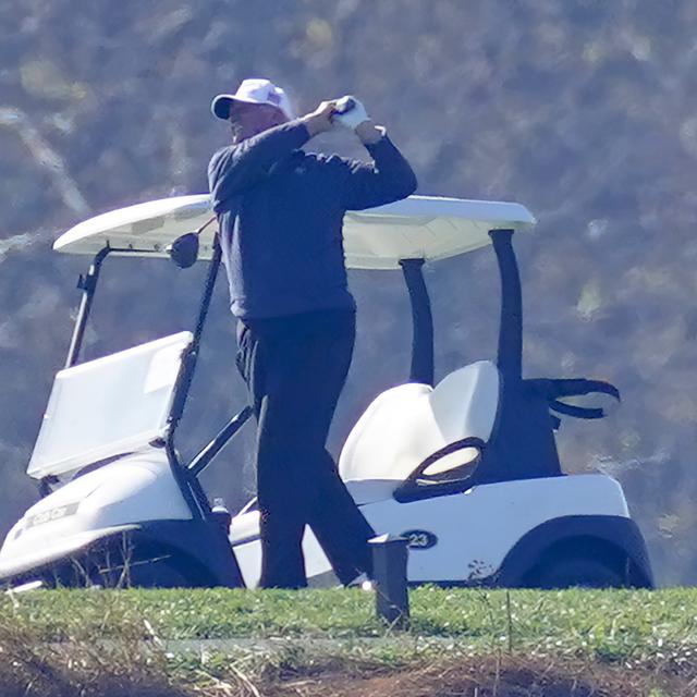 Donald Trump dans son golf en Virginie. [Keystone - Steve Helber/AP]